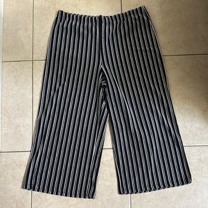 Wild Fable Black and White Striped Cropped Pants